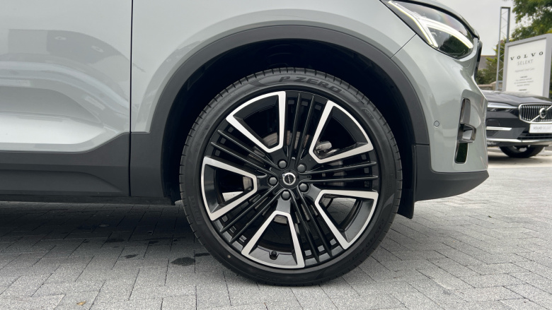 Volvo XC40 2.0 B3P Ultra Dark 5dr Auto Petrol Estate